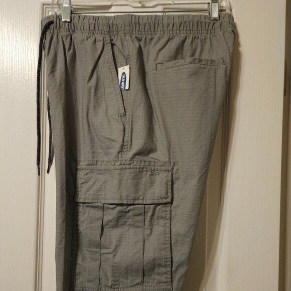 Old Navy new with tags medium to light gray cargo pants - Picture 1 of 2